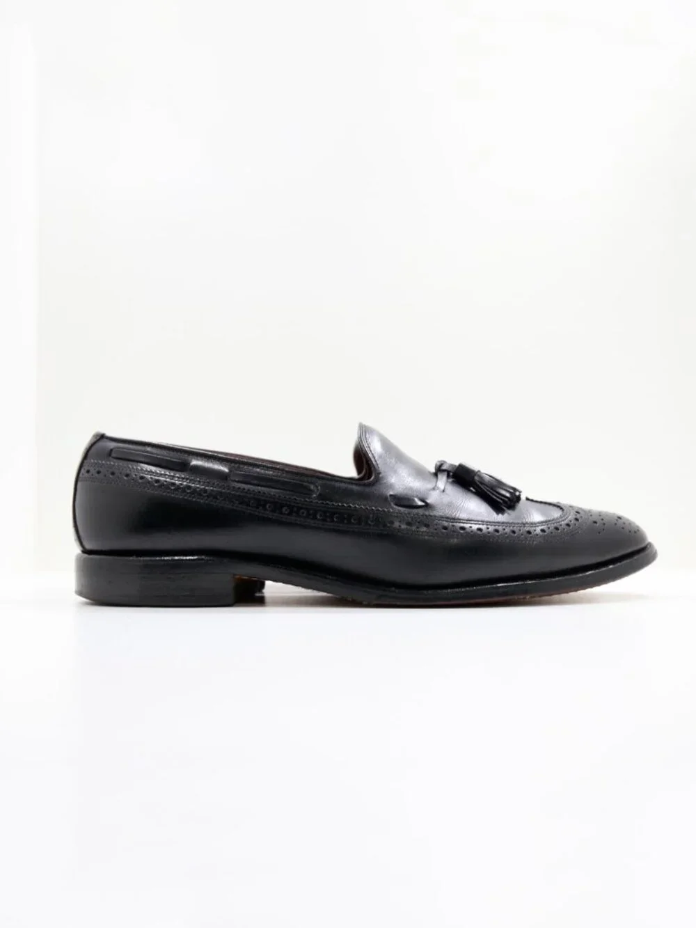 Allen Edmonds Manchester Black Leather Wingtip Tassel Loafers - Men's 10.5 B